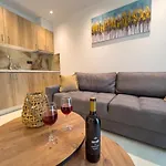 Cemeris Apartment *